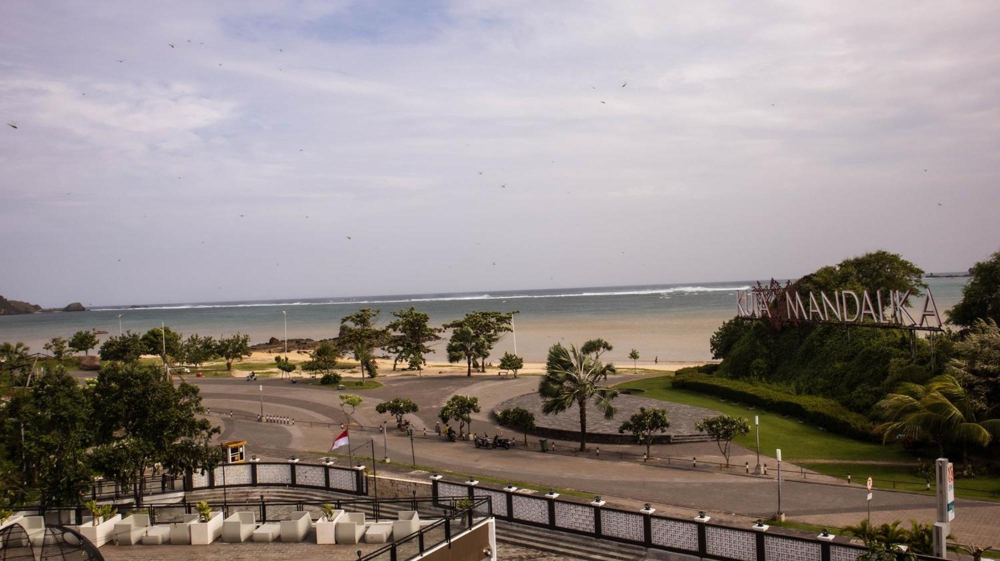 Raja Hotel Kuta Mandalika Resort & Convention Kuta (Lombok) Exterior foto