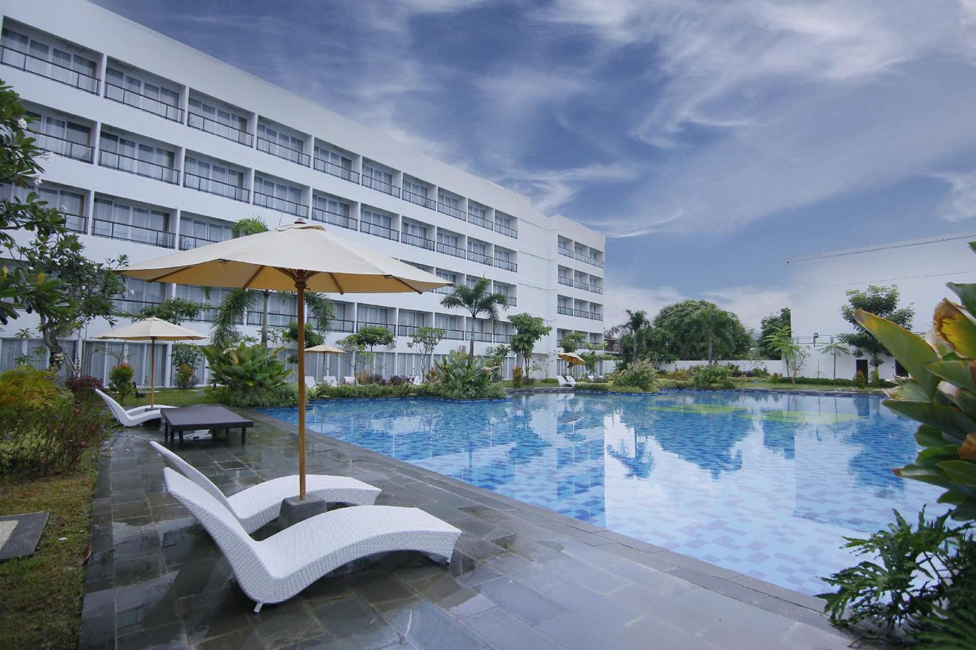 Raja Hotel Kuta Mandalika Resort & Convention Kuta (Lombok) Exterior foto