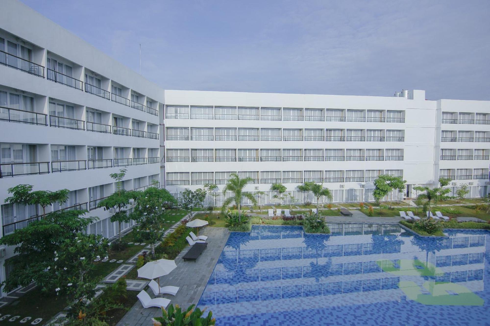Raja Hotel Kuta Mandalika Resort & Convention Kuta (Lombok) Exterior foto